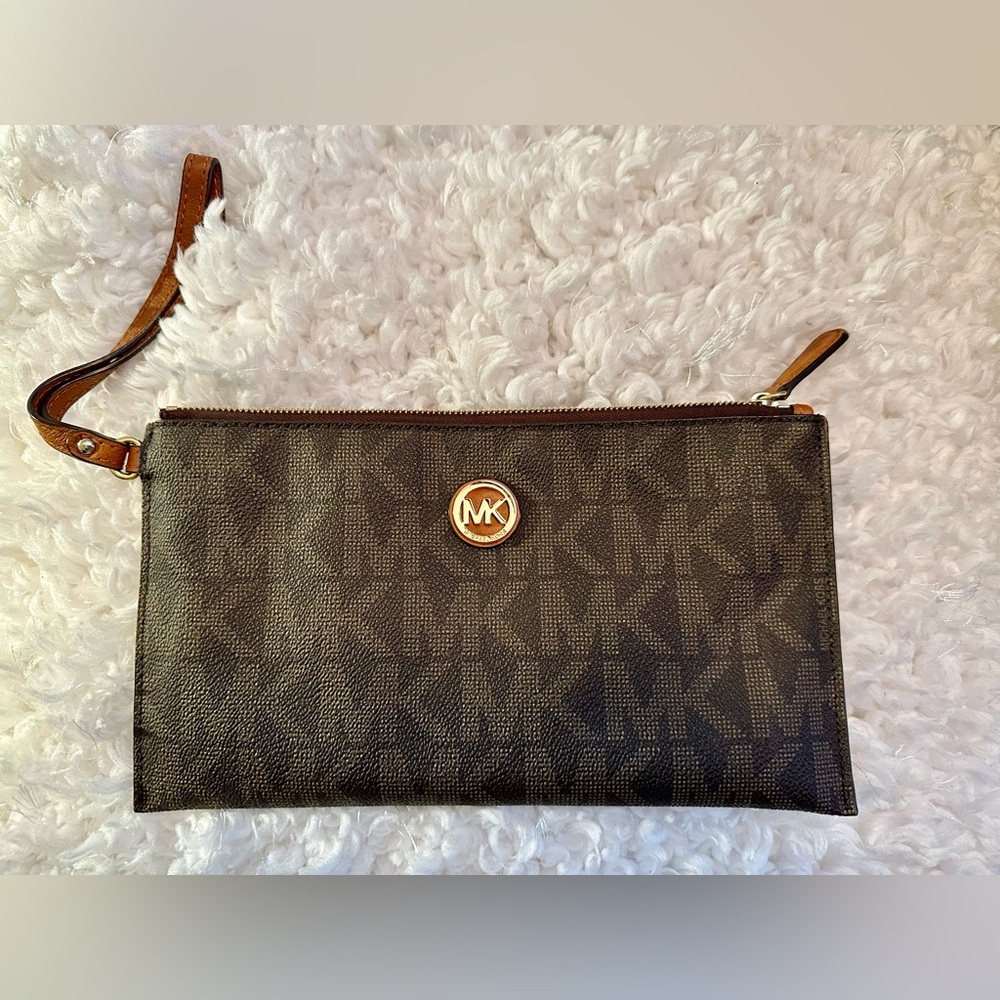Michael Kors jet Set Large Wristlet with MK print